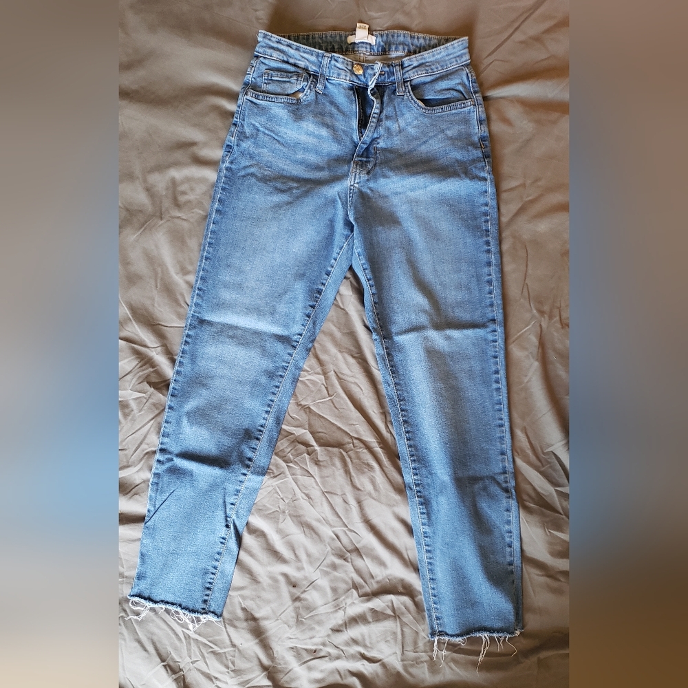 Forever 21 Blue Ankle Cropped straight leg Jeans